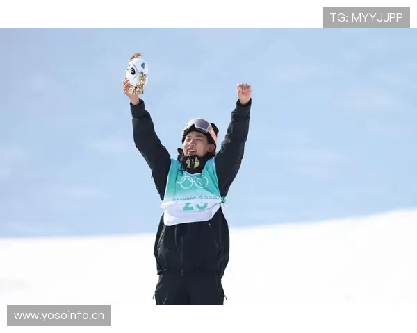 苏翊鸣比赛间隙竟然还带着私人助理，这待遇跟明星经纪人差不多了吧？