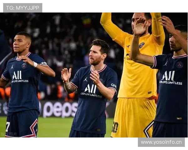 阿什拉夫与沃克：速度型边卫发展路径对比分析