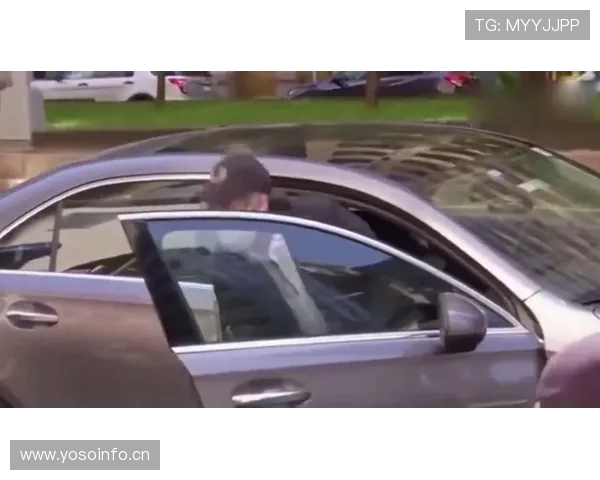 费钰婷居然家里也这么壕，训练完直接开豪车回家，普通人看着都眼馋！